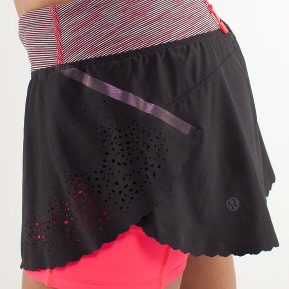 sz 6 Lululemon run a marathon skirt - Picture 12 of 16